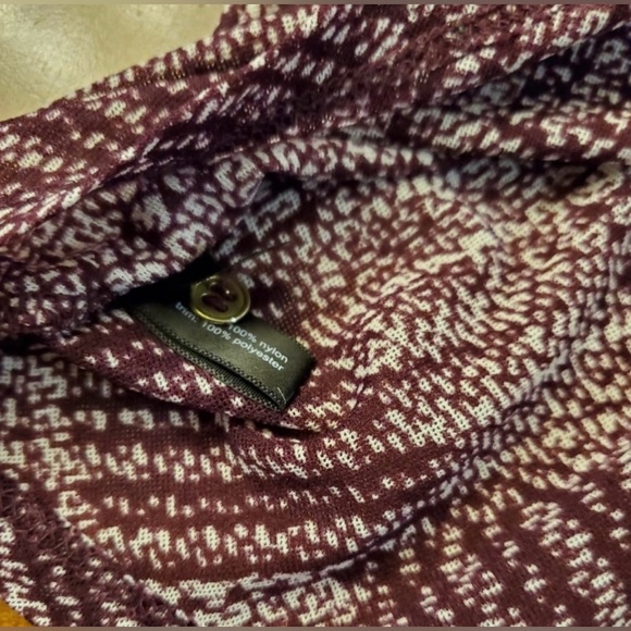 The Limited Quarter sleeve blouse is a size Medium. - Picture 3 of 9